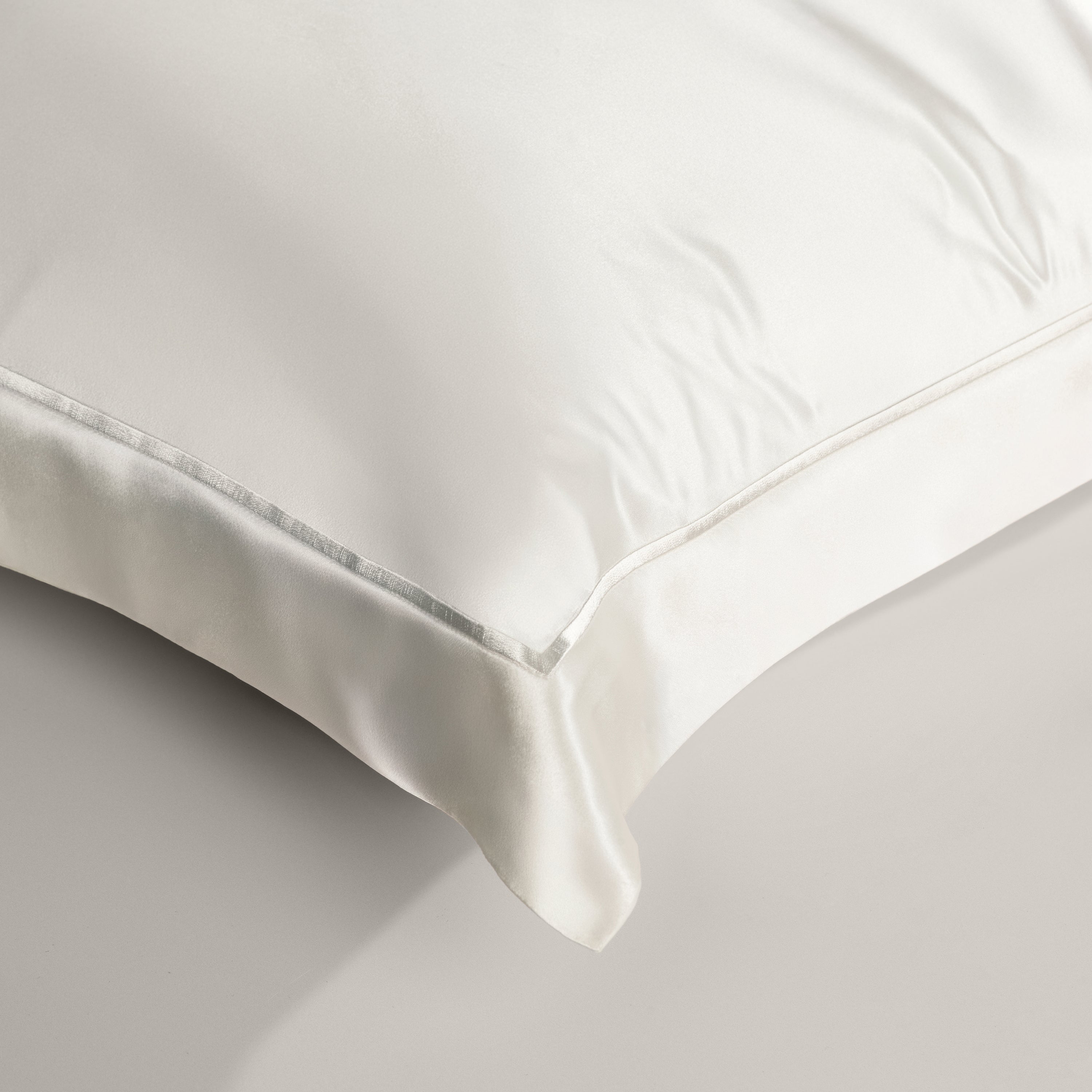 22 Momme Moerbei Zijden Kussensloop 60x70 cm – Oxford Style met TENCEL™ van Lenzing | Ecru Wit